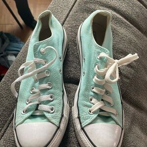 Women's size 8 blue converse